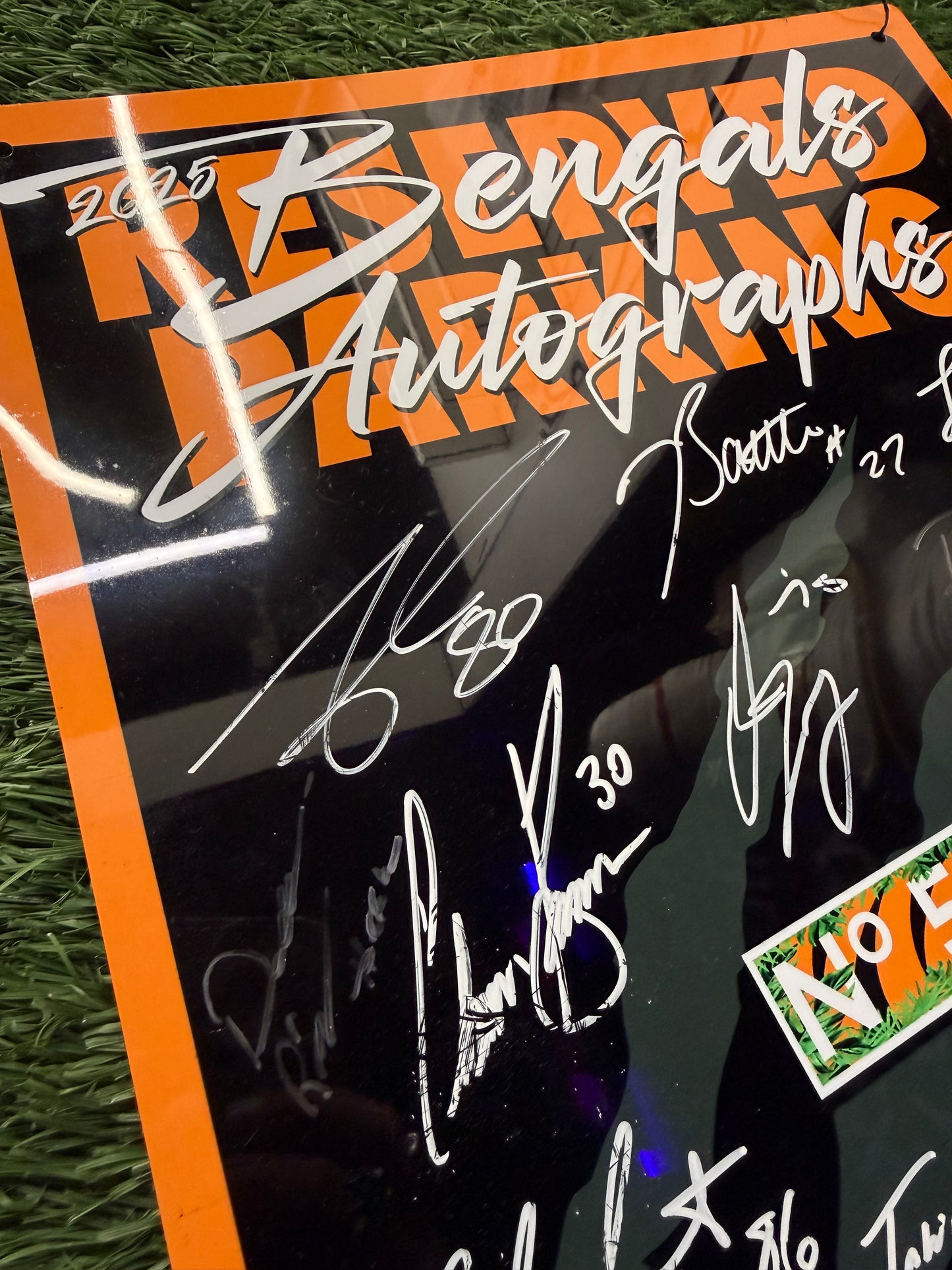 RAFFLE TICKET * 1/1 Bengals Autographed Parking Sign. • 22 autographs!