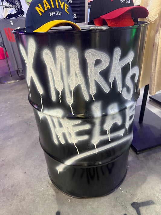 GRAFFITI OIL DRUM *ENTRANCE DISPLAY